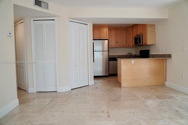 Building Photo - 2758 W Trade Ave