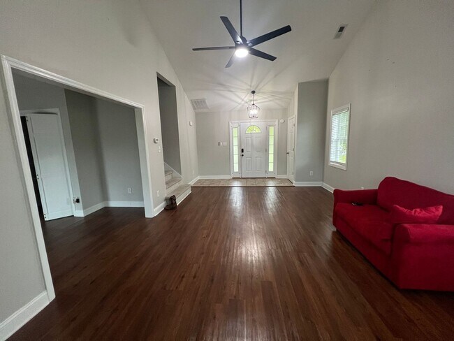 Building Photo - 314 Springcreek Ct