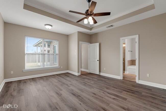 Building Photo - 3 Bedroom 2 Bath in Cypress Bend