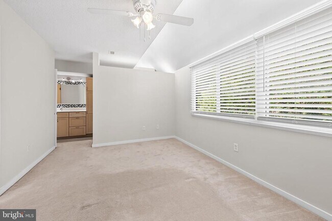 Building Photo - 2302 Wineberry Terrace