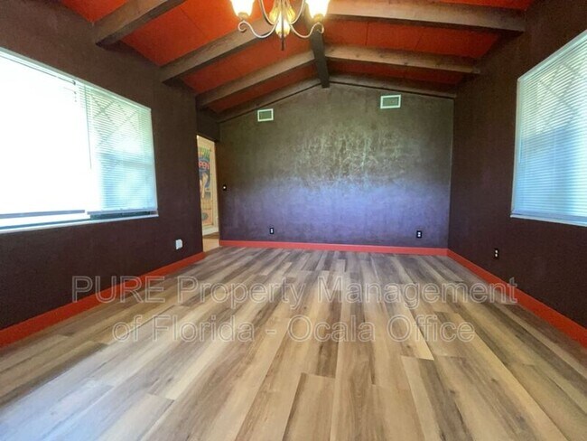 Building Photo - 4211 SW 6th Ave