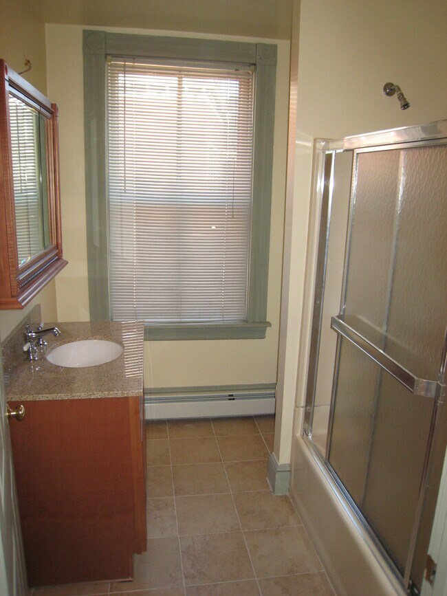 Building Photo - 3-2 Wendell St