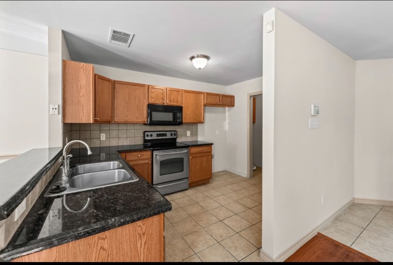 Building Photo - 12626 Bay Ave