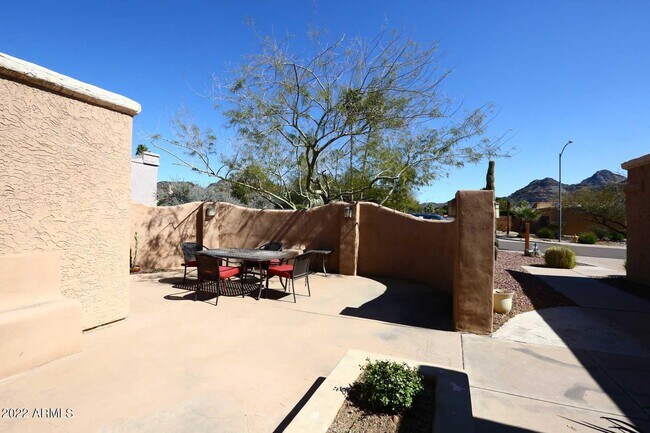 Building Photo - 8428 N 16th Pl