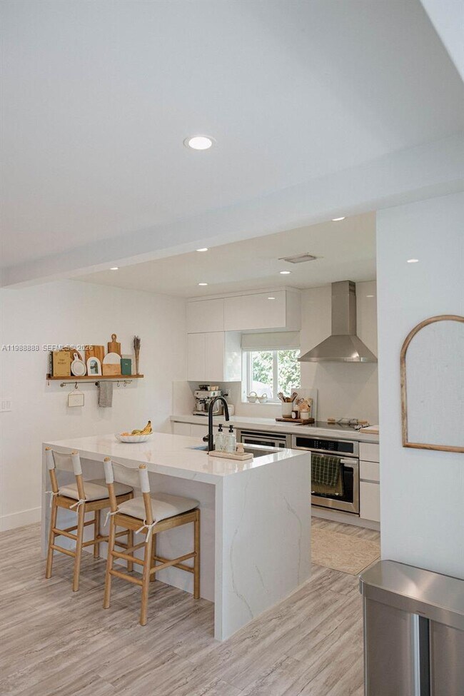 Building Photo - 3205 SW 68th Ave