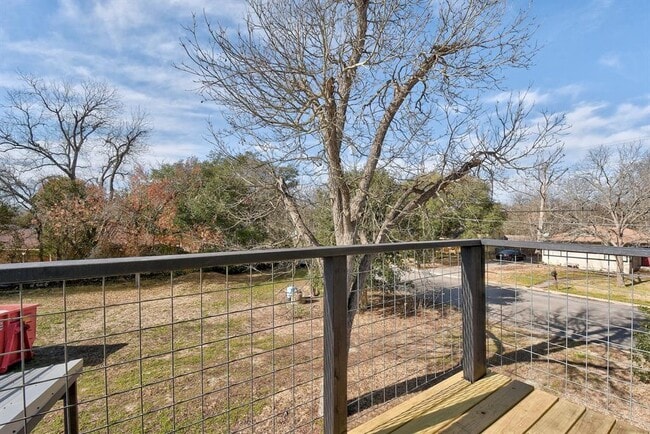 Building Photo - 205 S Rio Grande St