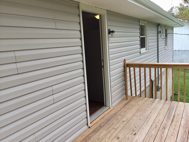 Building Photo - Charming 3 bed, 1 Bath in Shelbyville!