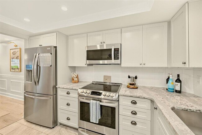 Building Photo - 147 Bluff View Dr