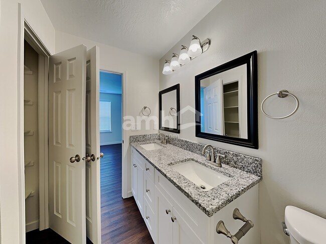 Building Photo - 9201 W Shelterwood Dr