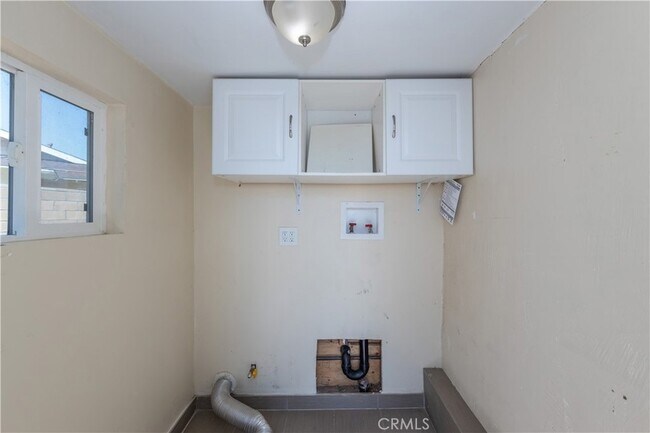 Building Photo - 4661 Woodhaven Dr