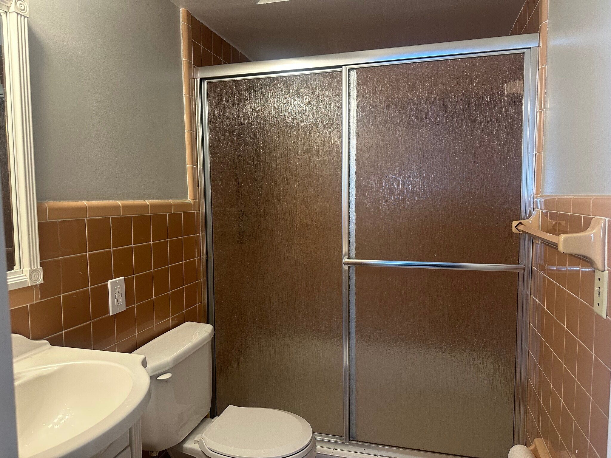 Bathroom2 - 795 2nd St