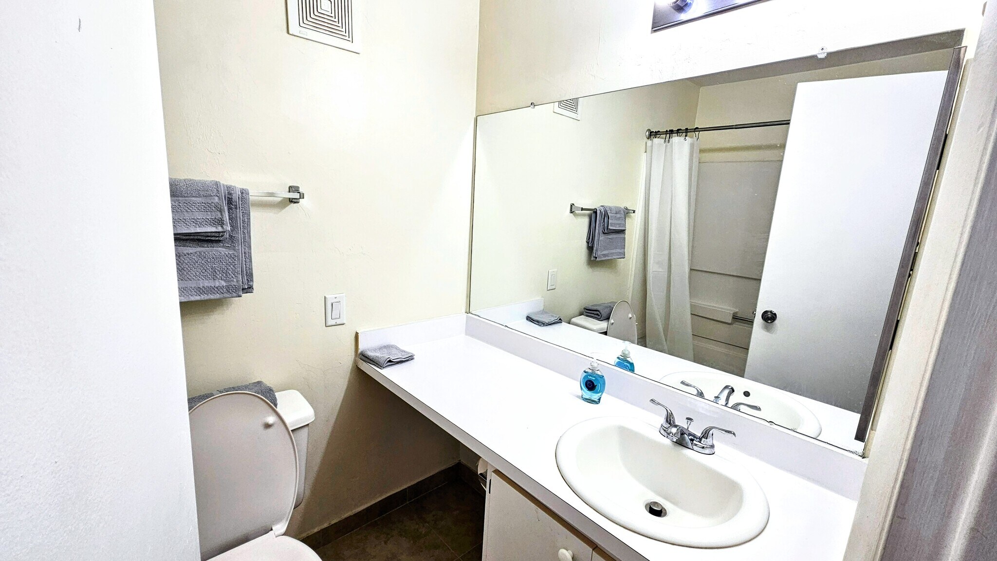 Bath - 4215 SW 22nd Ln