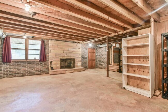 Building Photo - 935 Powderbag Creek Rd