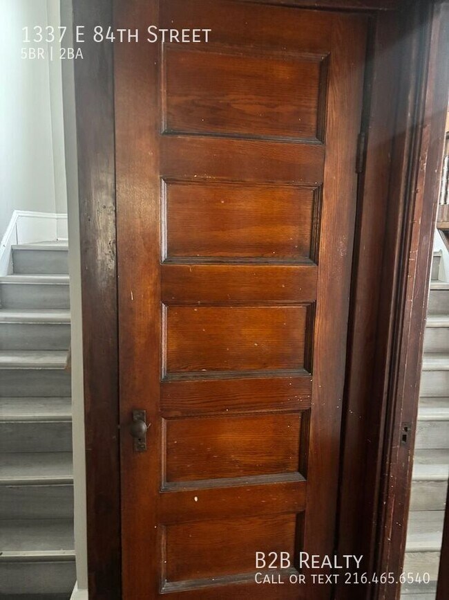 Building Photo - 1337 E 84th St