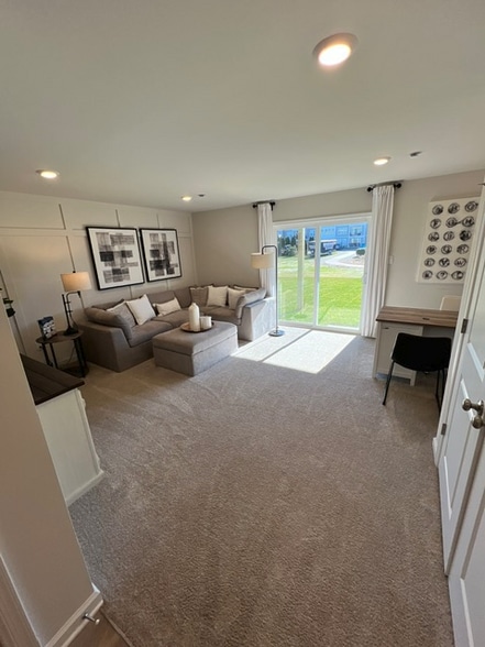 Building Photo - 215 Macoun Way