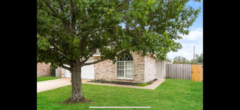 Building Photo - 500 Bryn Mawr