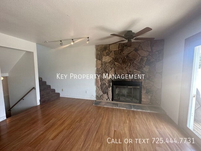 Building Photo - 4 Bed * Tri-Level House on 1+ Acre