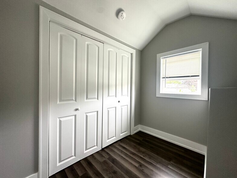 Extra Storage Closet - 4909 W Wellington Ave