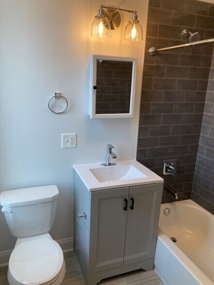 Building Photo - 3409 W Fullerton Ave