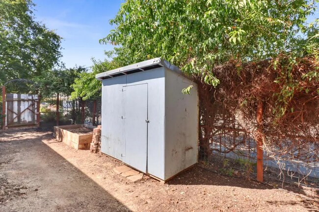 Building Photo - Charming 3 bed 1 bath home in Davis