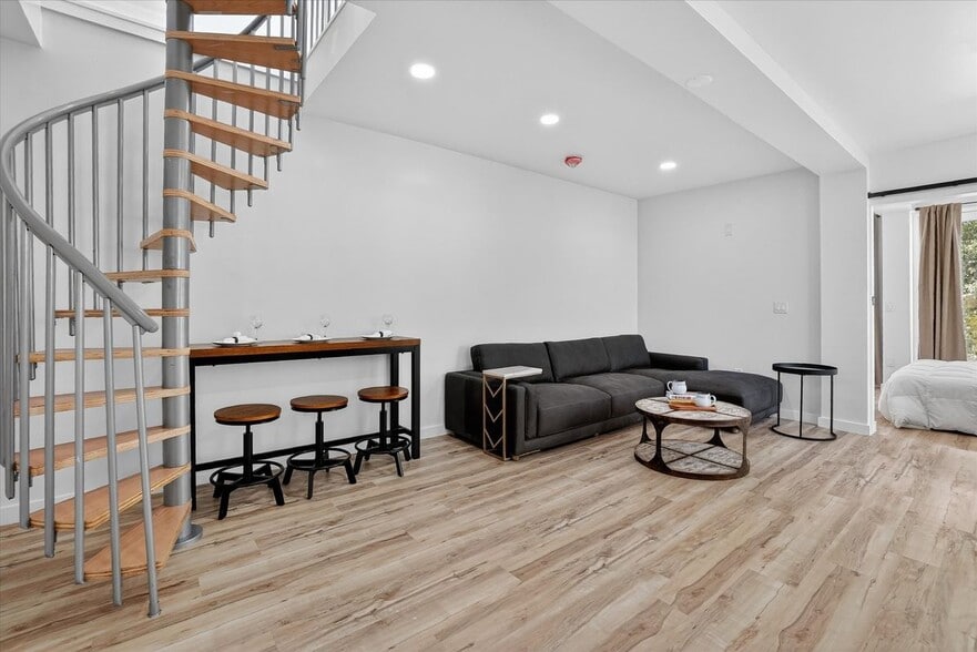 Building Photo - 8778 Waterfront Terrace