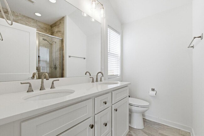 Building Photo - 1170 Dickerson Rd