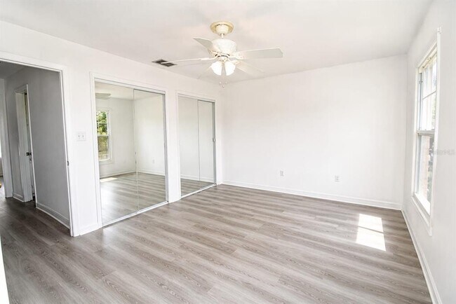 Building Photo - 5850 Cypress Gardens Blvd