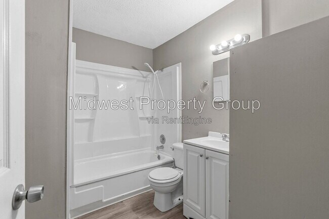Building Photo - 1446 Vero Dr