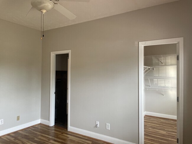 Building Photo - 109 Canyon Ct