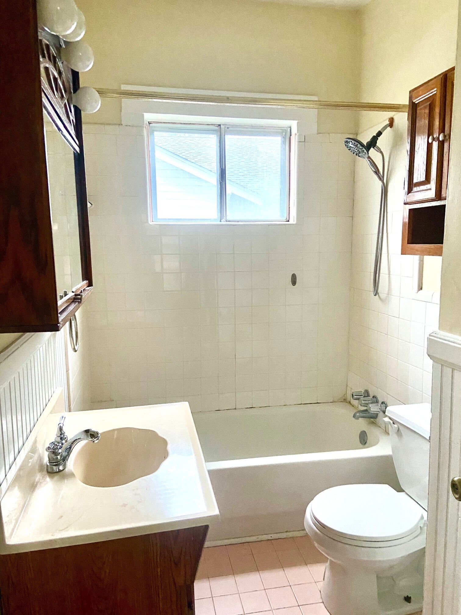 Building Photo - 513 10th Ct S