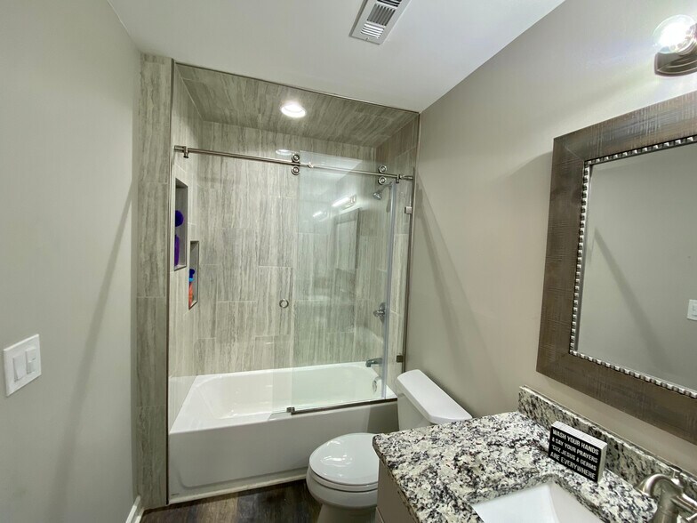 Building Photo - 1095 Mountain Springs Dr NW