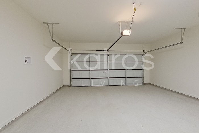 Building Photo - 200 Carencro St