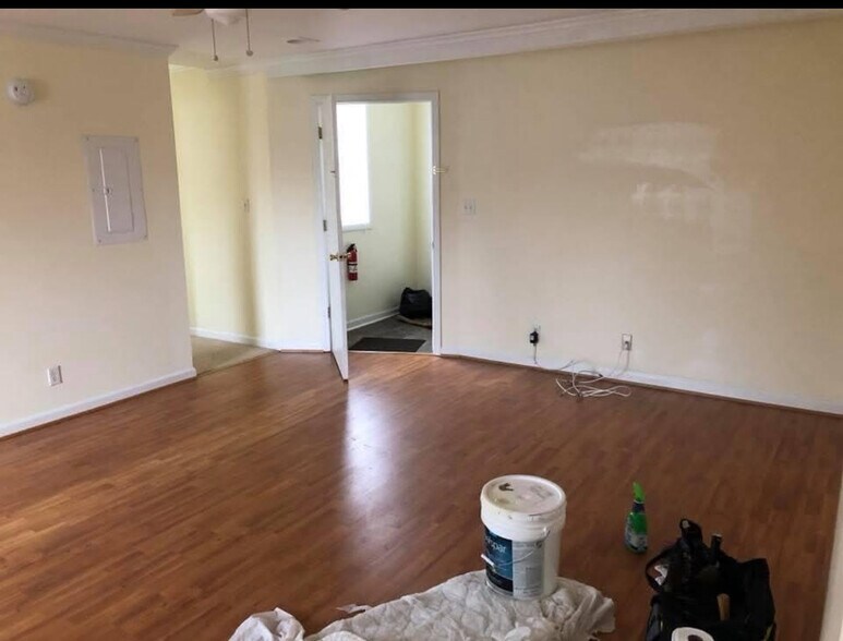 Building Photo - 106 W Railroad Ave