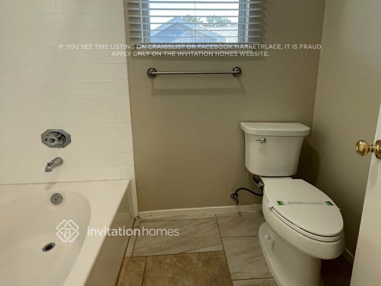 Building Photo - 8451 Buford Ct