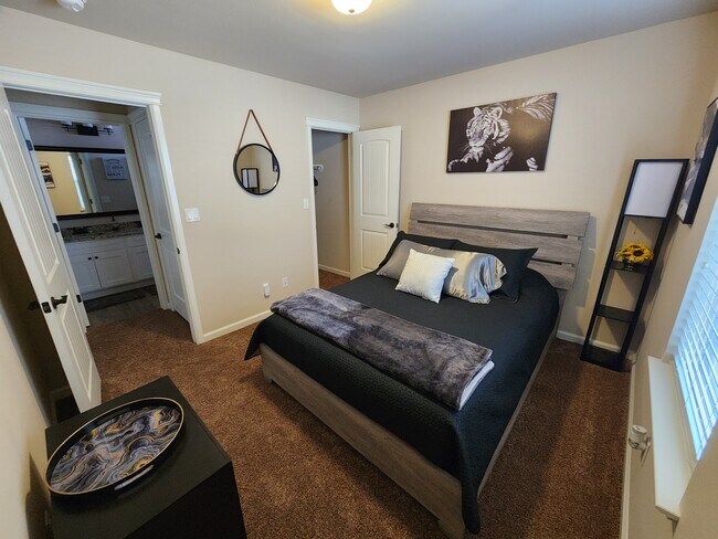 Building Photo - 2171 Enchanted Breeze Dr
