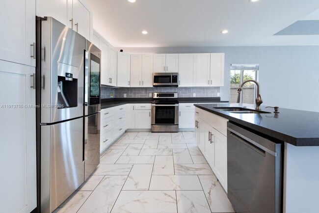 Building Photo - 4920 NE 1st Terrace