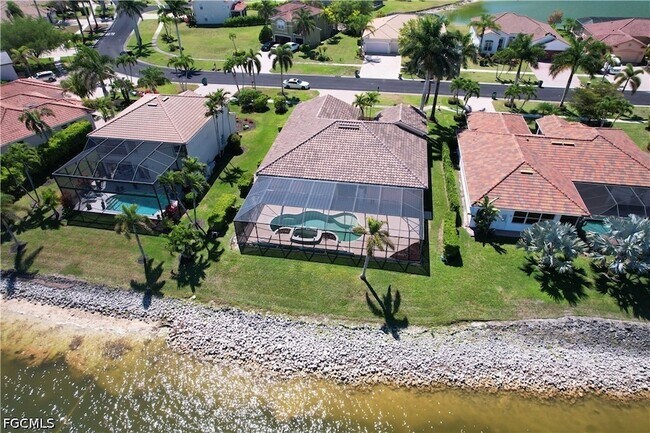 Building Photo - 2202 Grove Dr