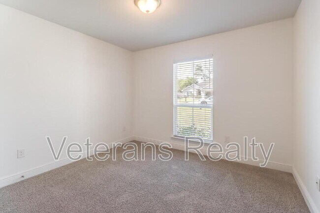 Building Photo - 14037 Fox Hill Dr