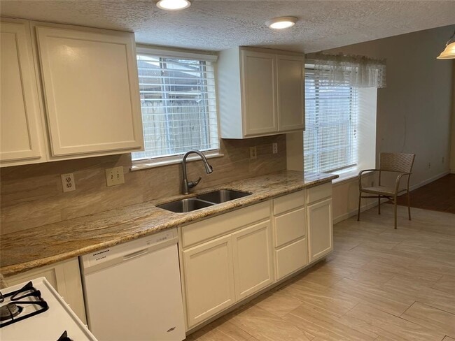 Building Photo - 5314 Atascocita West Trail