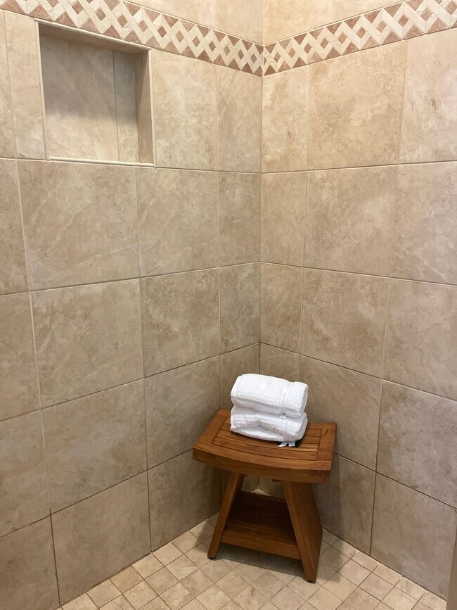 Building Photo - 5000 Wildeoak Trail