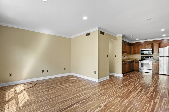 Building Photo - 1240 Fairmont Ave