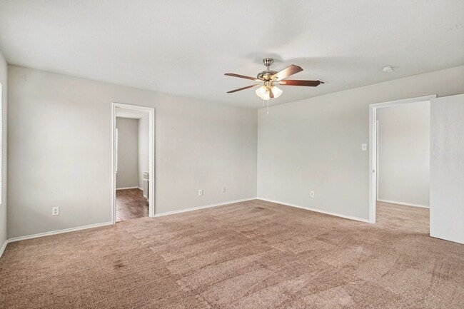 Building Photo - 1733 Vineridge Ln