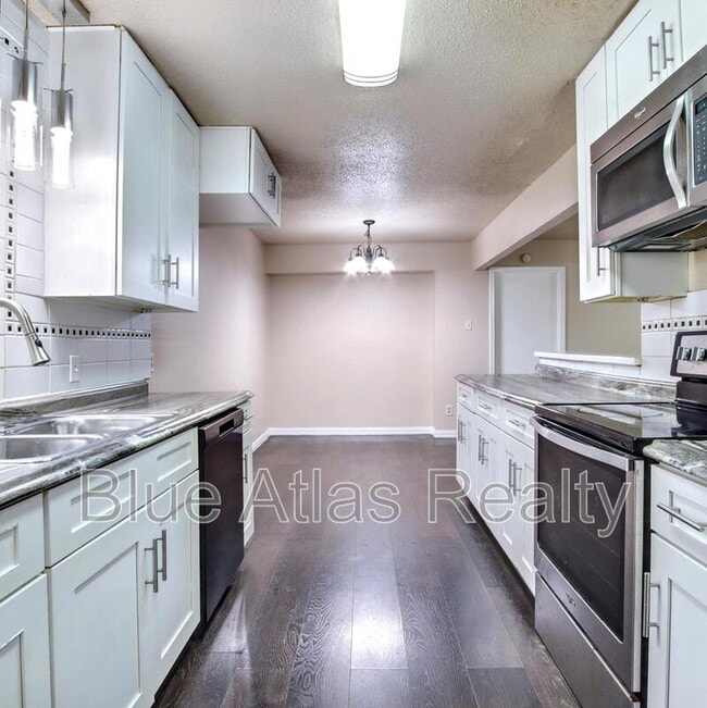 Building Photo - 9914 Brockbank Dr