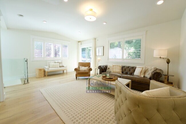 Building Photo - 49 Locust Ave