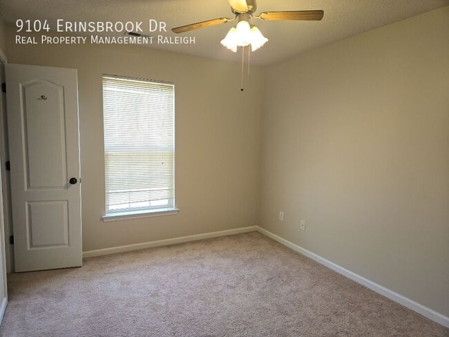Building Photo - 9104 Erinsbrook Dr