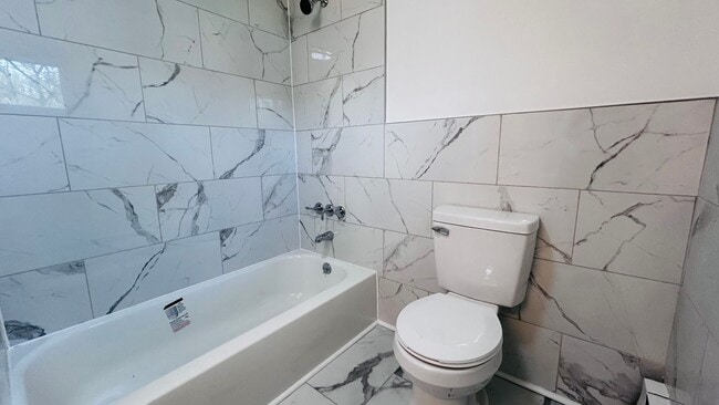 Building Photo - HAMPTON - BEAUTIFULLY UPDATED HOME