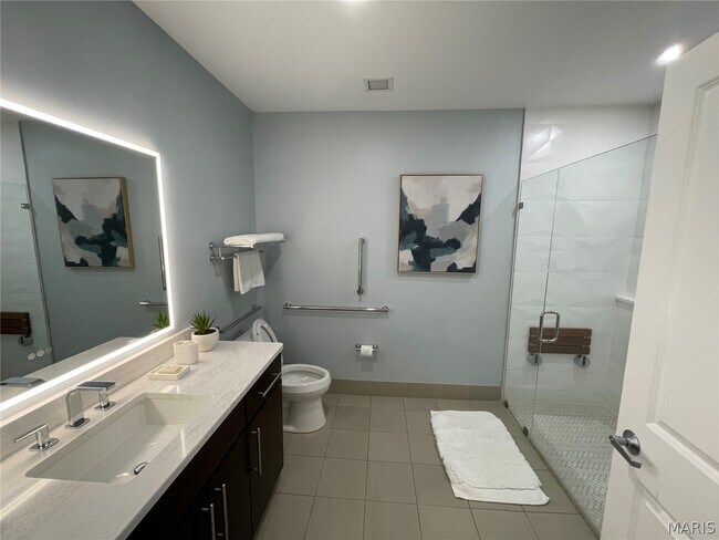 Building Photo - 4909 Laclede Ave