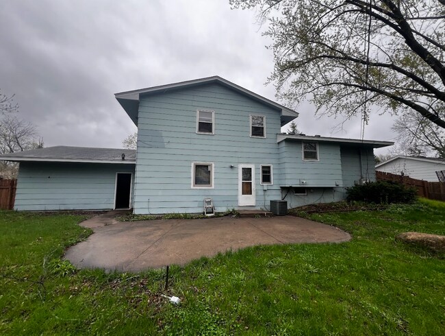 Building Photo - 7725 Tessman Dr