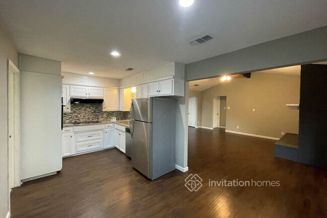 Building Photo - 713 Ridgewood Cir
