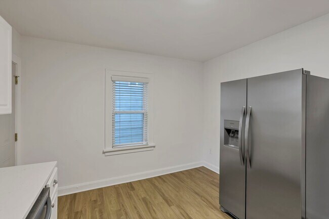Building Photo - 1349 N 6th St